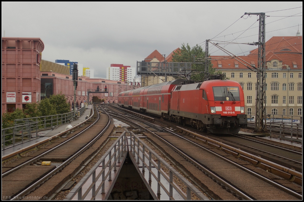 DB Regio 182 012 mit RE2 Wittenberge fährt am 14.06.2012 Berlin Alexanderplatz durch