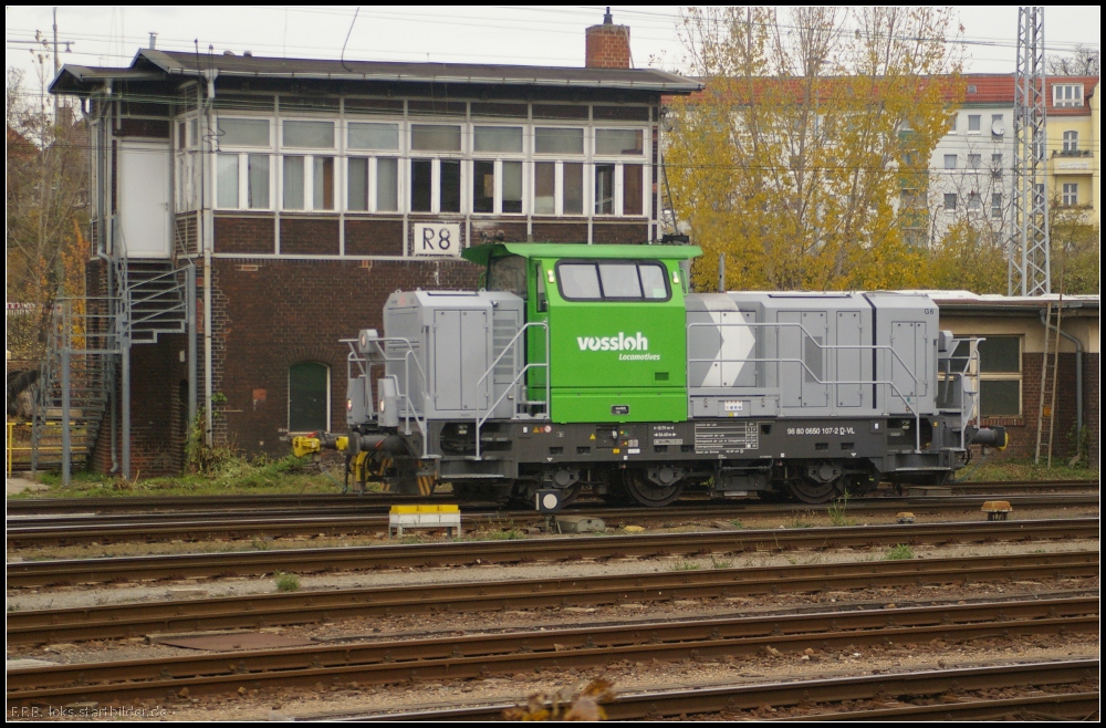 DB Regio 650 107-2 beim rangieren am Stellwerk R8 in Berlin-Lichtenberg (NVR-Nummer 98 80 0650 107-2 D-VL, gesehen 10.11.2012)