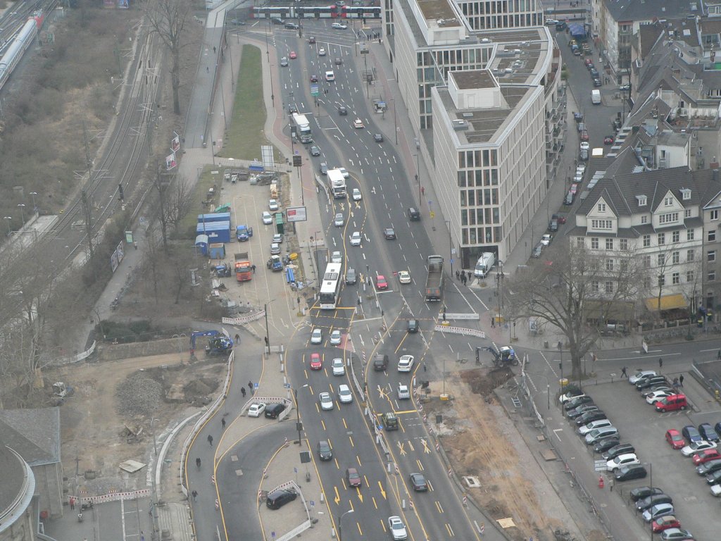 Ersatzspuren während der Bauarbeiten in der Opladener Straße in Köln am 3.4.2013