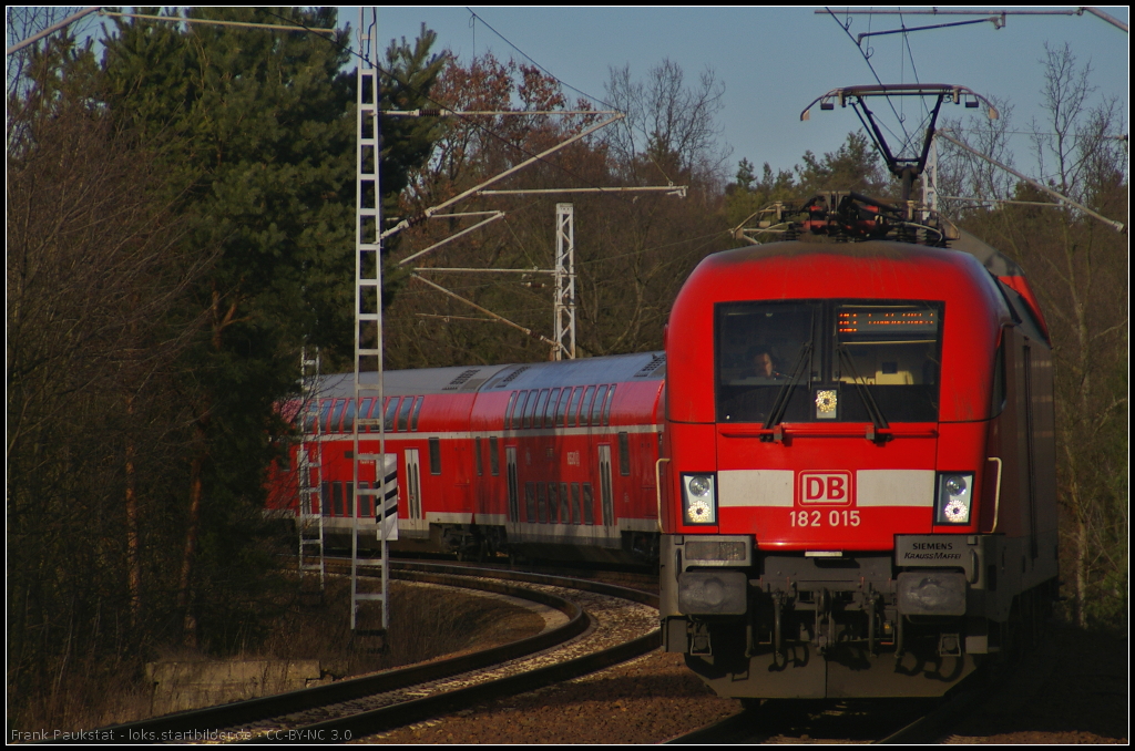 Aufgrund eines Gaslecks in Berlin-Mitte wurde der Regionalverkehr der Linie RE1 am 10.02.2014 ber die Berliner Wuhlheide umgeleitet. So auch DB Regio 182 015 mit ihrem Zug