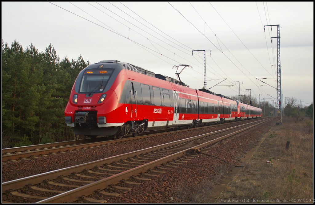 DB 442 135 und 442 325 wurden am 10.02.2014 wie viele andere Regional-Züge die über die Berliner Stadtbahn fahren, wegen eines Gaslecks in Berlin-Mitte durch die Berliner Wuhlheide umgeleitet