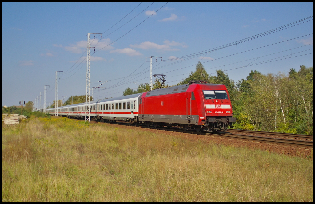 DB Fernverkehr 101 120-4 mit IC 1923 Bln.-Sdkreuz in Berlin Wuhlheide, 18.09.2014