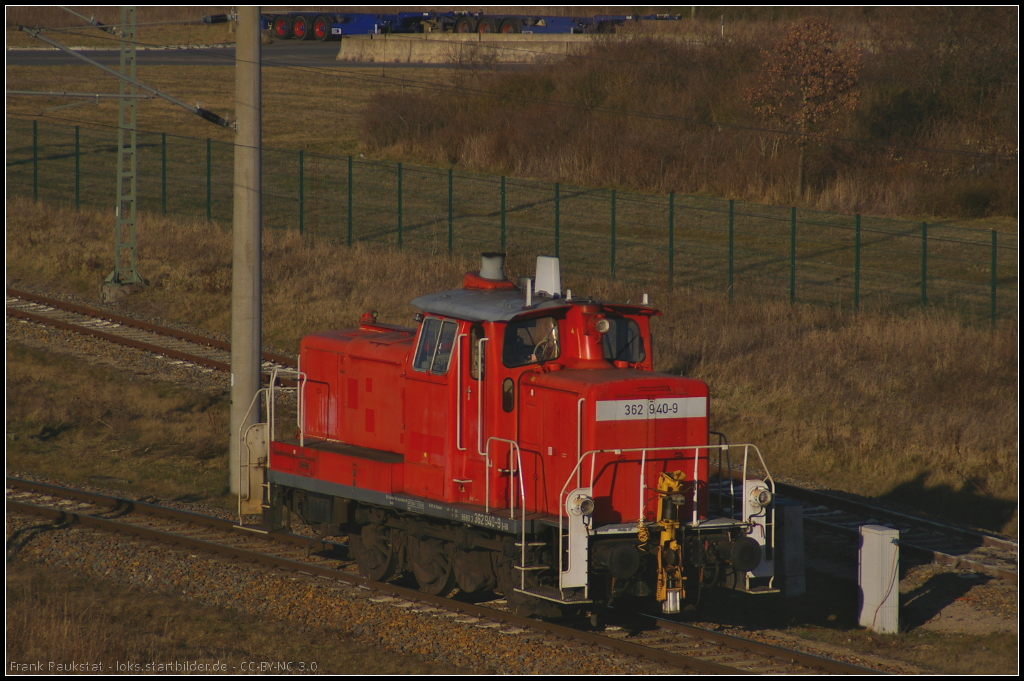 DB Schenker 362 940 am 08.03.2014 im KV-Terminal in Grossbeeren