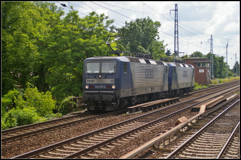 RBH 101 / 143 874 und RBH 103 als Lokzug am 16.06.2014 durch Berlin Karow
<br><br>
- Update zu RBH 101: ++ 08.2018 bei Fa. Bender, Opladen