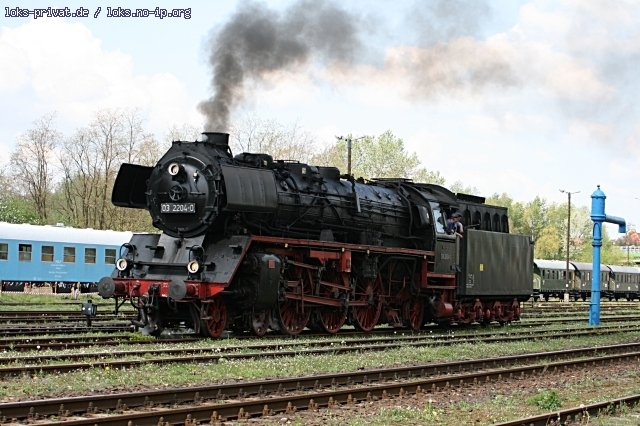 Aus Deutschland war unter anderem 03 2204-0 in Wolsztyn zur Dampflokparade zu Gast (Wolsztyn, 03.05.2008).