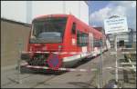 Eingesperrt: DB 650 102-6 zu Ausbesserungsarbeiten bei Stadler in Berlin-Reinickendorf (DB ZugBus Regionalverkehr Alb-Bodensee, NVR-Nummer 95 80 0650 102-6 D-DB, Handybild, 04.05.2012)