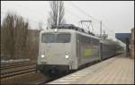 RailAdventure 139 558 mit einer Überführung am 20.12.2012 in Berlin-Jungfernheide (ex E40 1558)