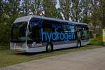 Dieser Wasserstoffbus von Van Hool ist im niederlndischen Groningen bei Qbuzz im Einsatz.