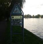 Radfahren erlaubt und verboten - am gleichen Schild. S�dlich gelegener ...