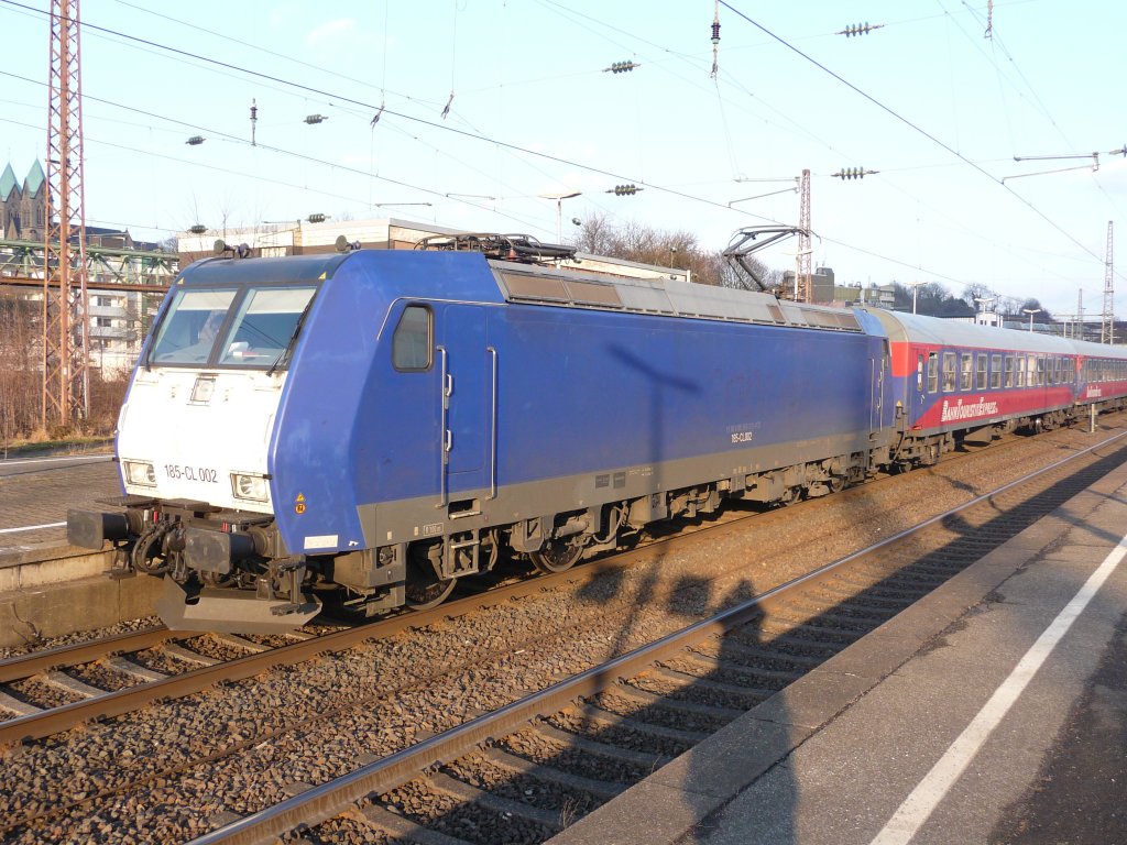 185 CL-002 (91 80 6185 502-2 D-CTD) steht am 20.02.2010 in Diensten der Eurobahn mit einem Ersatzzug f�r versp�tet ausgelieferte FLIRT-Triebwagen in Wuppertal-Oberbarmen. RE13 -> Venlo (NL)