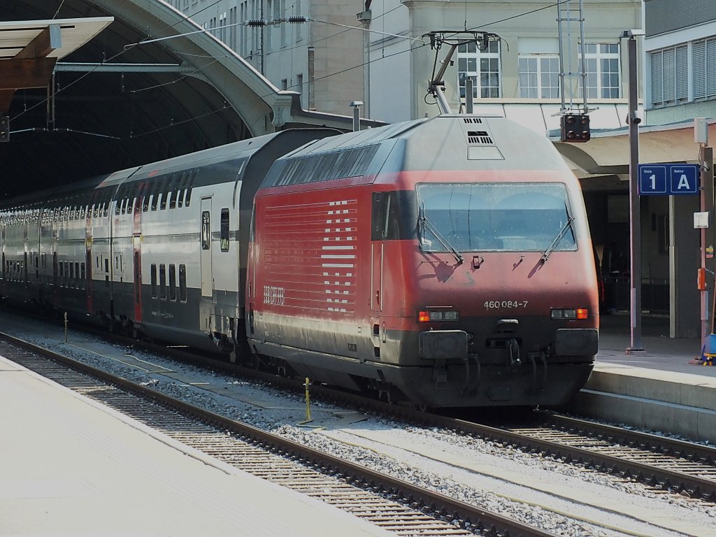 460 084 ist mit einem InterCity aus Genf in St.Gallen eingetroffen und legt dort vor der R�ckfahrt eine Pause ein.