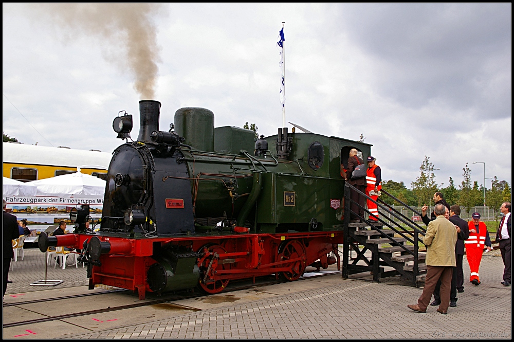 Altes inmitten Neuem: Hannomag No.2 unter Dampf auf der Messe (Baujahr 1925, Fabrik-Nr. 9445; INNOTRANS 2010 Berlin 21.09.2010)