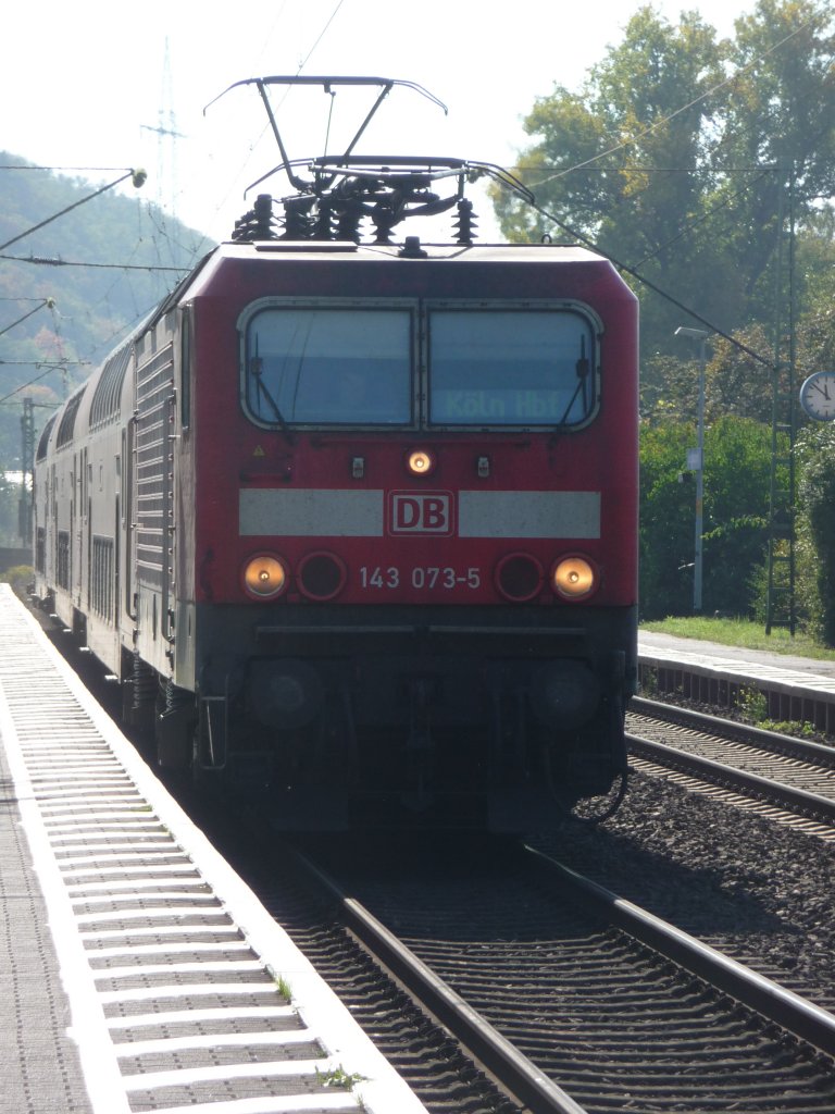 Am 02.10.2011 h�lt 143 073 in Leubsdorf am Rhein.
RB27 -> K�ln Hauptbahnhof