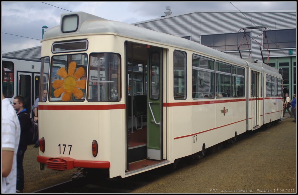 Beim Gothawagen 177 vom Typ G4 handelt es sich um einen Umbau. Vom vorderen und hinteren Wagen wurden jeweils ein Stück  abgesägt  und ein Mittelteil eingefügt. Heute kann man den Zug als  Partytram  mieten (gesehen Tag der offenen Tür ViP-Betriebshof Potsdam 17.09.2011)