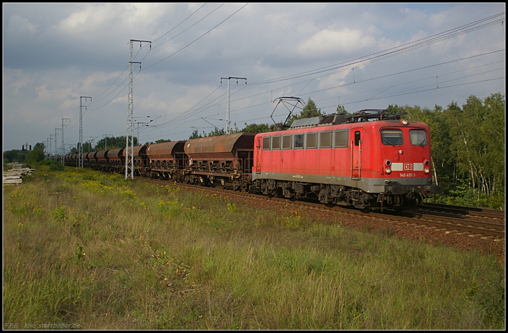 DB 140 495-3 mit Facs-Wagen (gesehen Berlin Wuhlheide 10.09.2010)