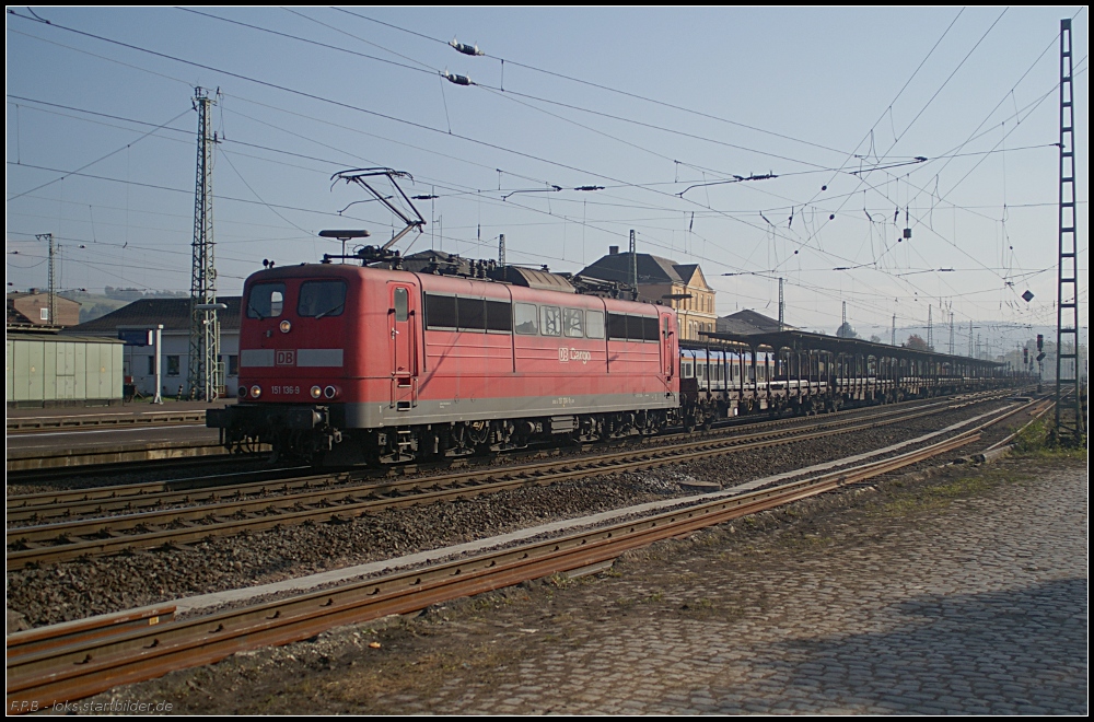 DB Schenker 151 136-9 mit Stahl (gesehen Bebra 14.10.2010)
<br>
++ 04.10.2019 bei Bender, Opladen