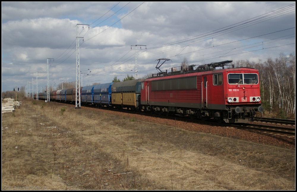 DB Schenker 155 032-6 mit polnischen Falns-Wagen (gesehen Berlin Wuhlheide 26.03.2011)