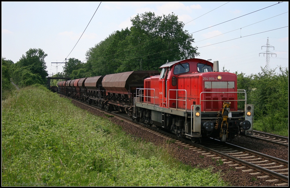 DB Schenker 294 959-2 mit einem gemischtem Güterzug (gesehen Lehrte-Ahlten b. Hannover 24.06.2010)