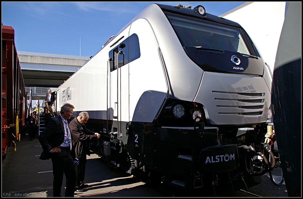 Die Alstom PRIMA II prsentiert sich den Fachbesuchern auf der Messe (INNOTRANS 2010, gesehen Berlin 22.09.2010)