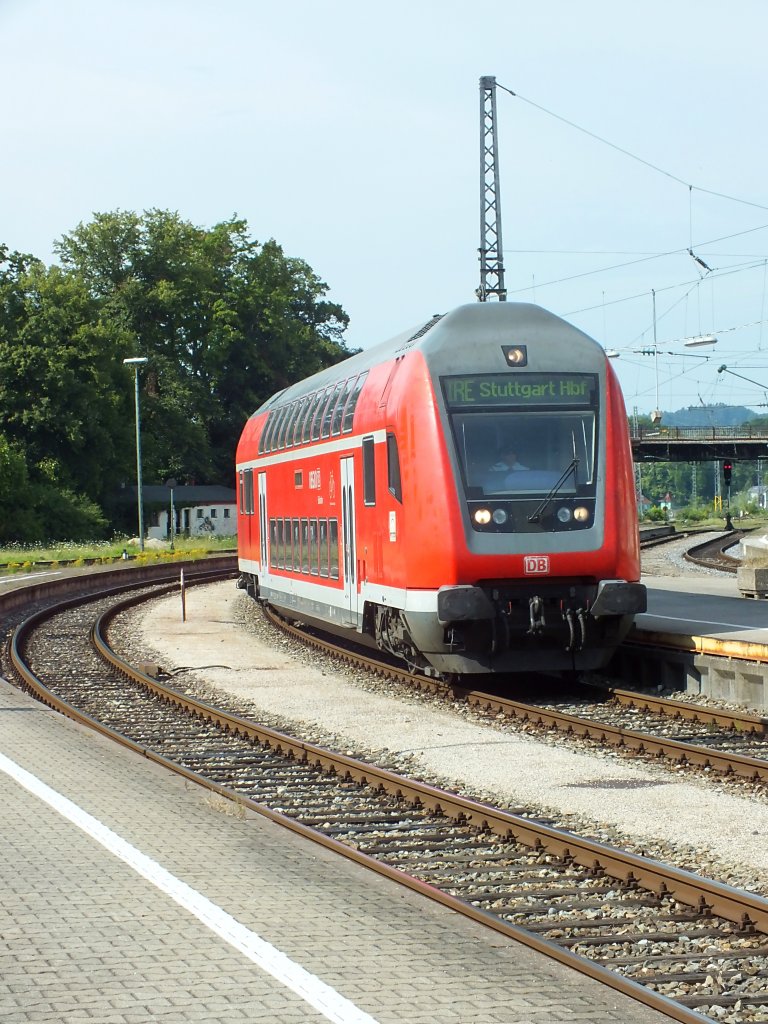 Ein IRE aus Stuttgart f�hrt am Nachmittag des 23.7.13 in Lindau ein. Nach nur wenigen Minuten Pause wird er die R�ckfahrt in die baden-w�rrtembergische Landeshauptstadt antreten.