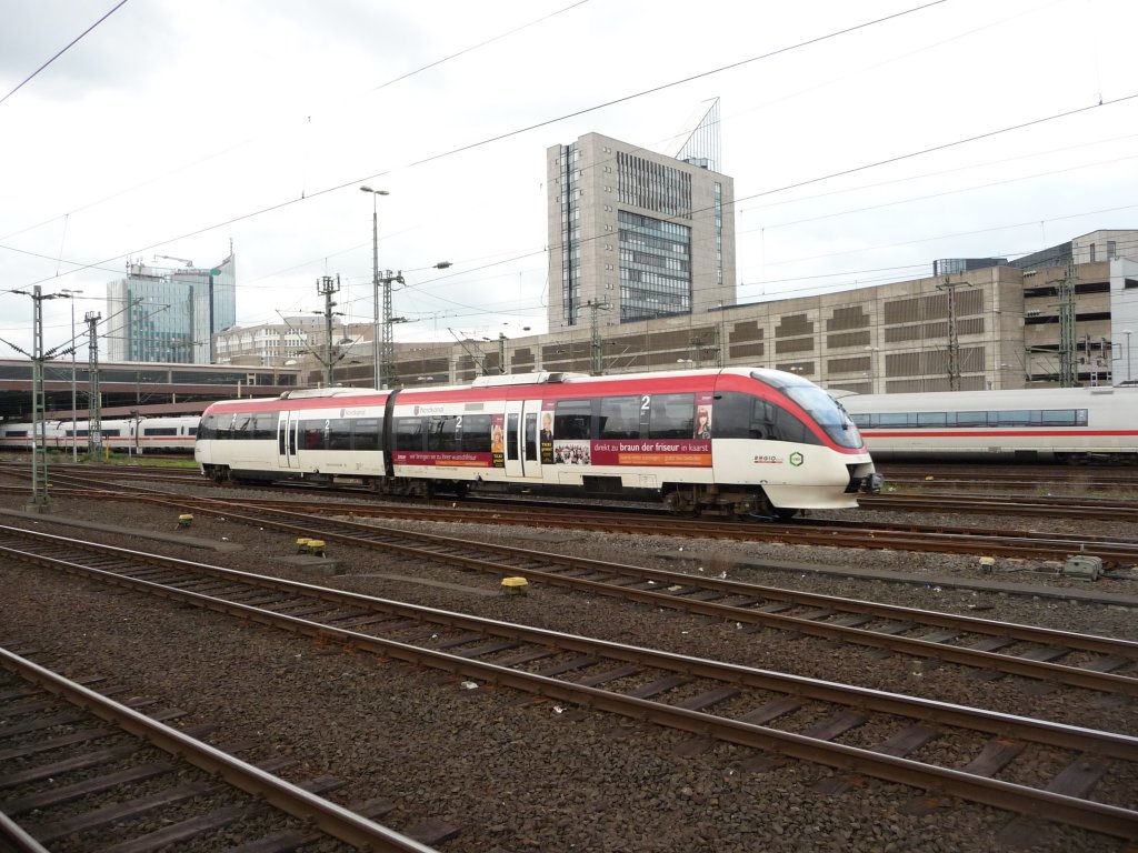 Ein nicht n�her bekannter Talent der Regiobahn am 03.05.2012 in D�sseldorf Hauptbahnhof.
S28 -> Kaarst, Kaarster See