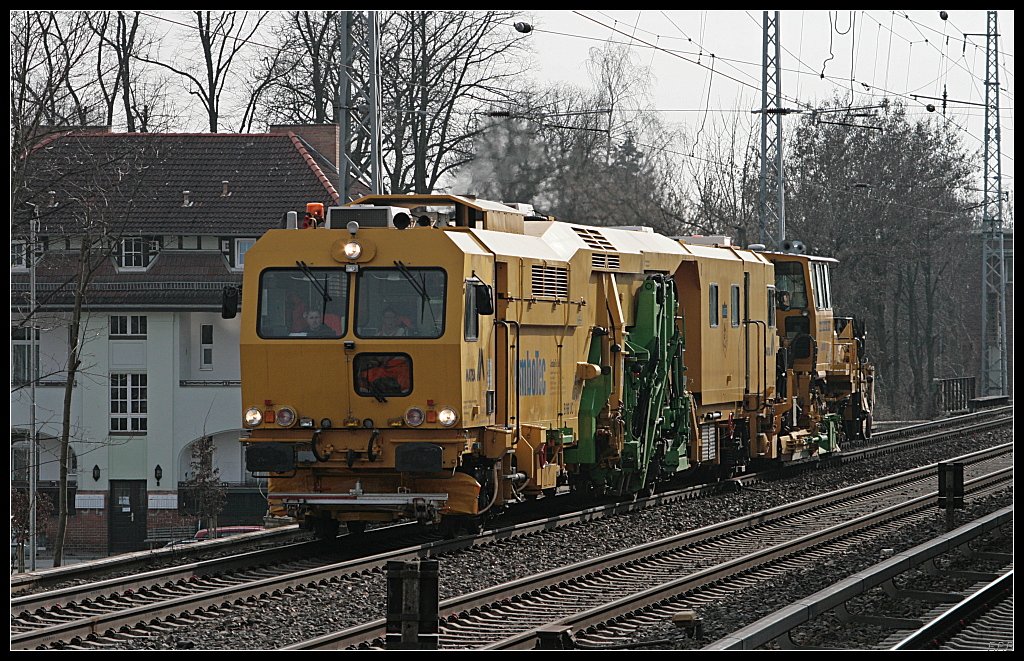 Eine Stopfmaschine 868 UC der Fa. JumboTec (97 43 40 501 17-6, gesehen Berlin Karow 30.03.2010)