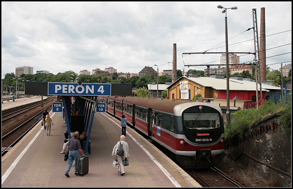 EN57-2020 als 88326 nach Swinoujscie (gesehen Szczecin Glowny 12.06.2010)