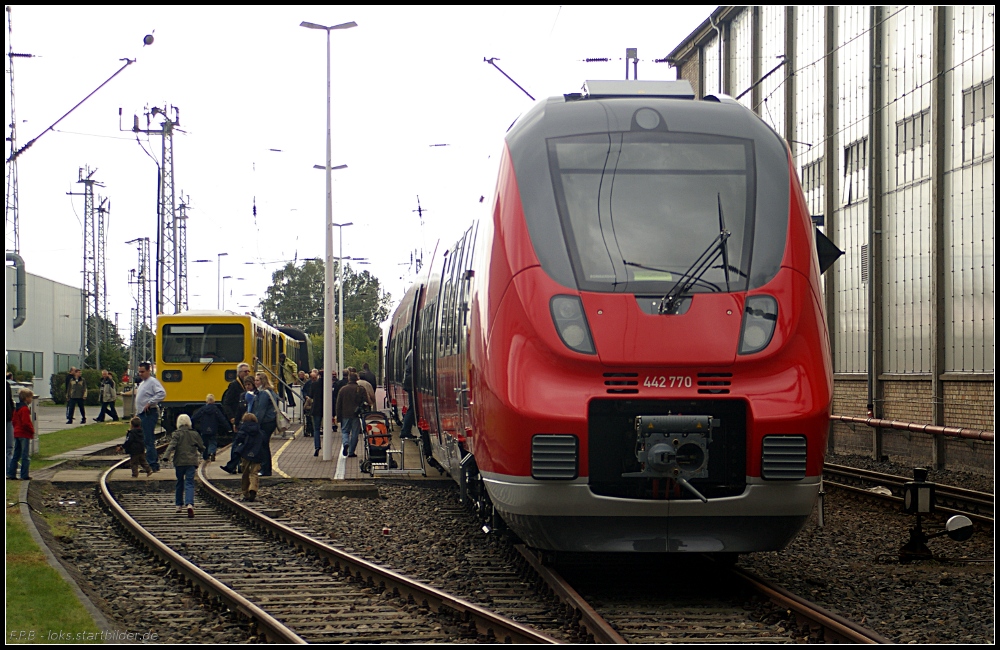 Im Hennigsdorfer Bombardierwerk werden heute Triebzge gebaut. Das derzeit aktuellste Vorhaben sind die Triebzge der Baureihe 442 (Tag der offenen Tr Bombardier Hennigsdorf 18.09.2010)