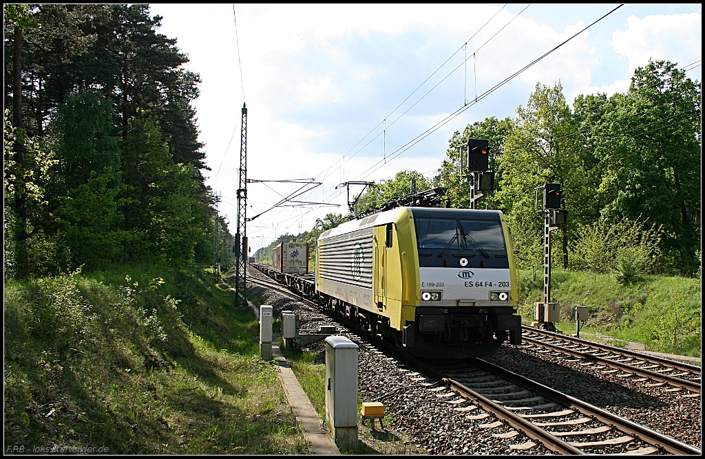 ITL ES 64 F4-203 / 189 203 fuhr am 25.05.2010 mit Container Richtung FFO durch Grünheide-Fangschleuse (NVR-Nummer: 91 80 6189 203-3 D-DISPO)