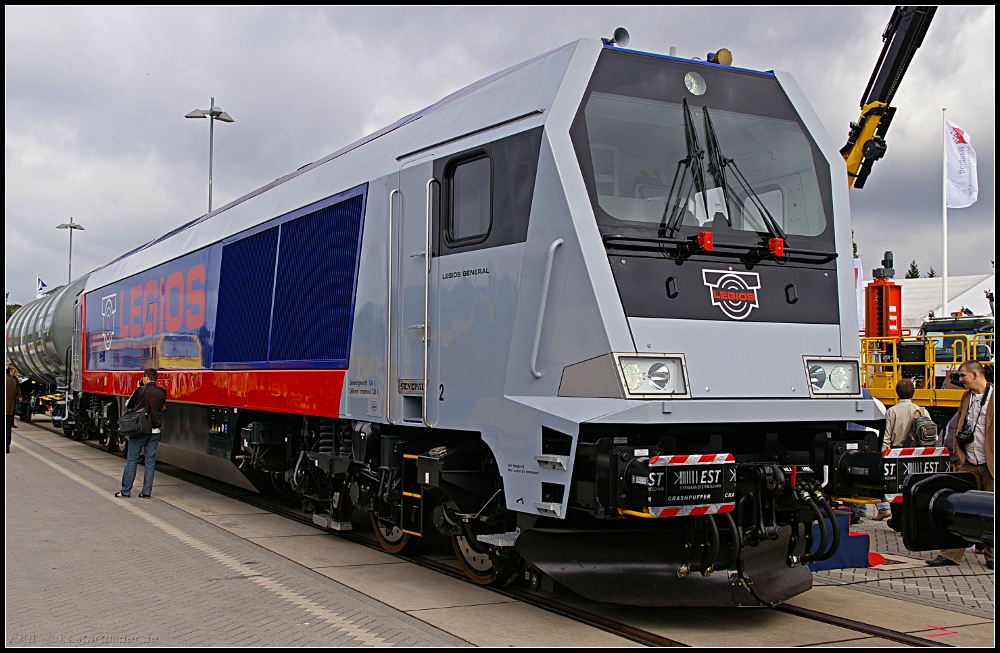 LEGIOS 263 003-6 präsentiert sich auf der Messe (NVR-Nummer 92 80 1263 003-6 D-VTLT, INNOTRANS 2010 Berlin 21.09.2010)