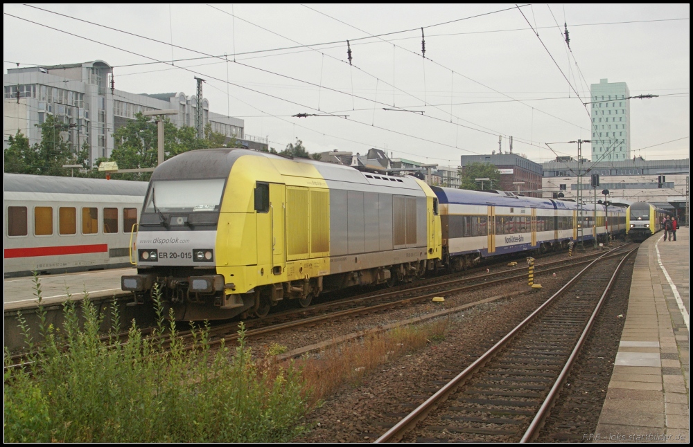 NOB ER 20-015 fhrt am 27.08.2011 in den Kopfbahnhof Hamburg-Altona zum Endhalt ein.