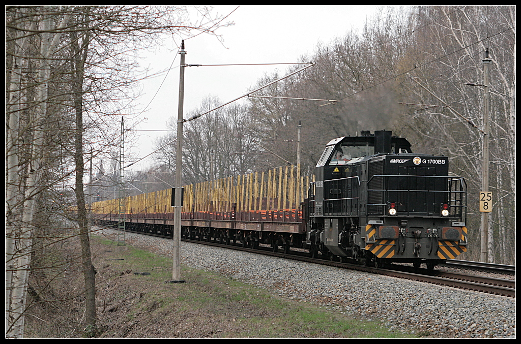 Raildox 500 1592  Dagmar  mit einem Schienenzug Richtung Frankfurt/Oder (NVR-Nummer 92 80 1277 015-4 D-DISPO, angemietet von MRCE, gesehen Erkner 06.04.2010)