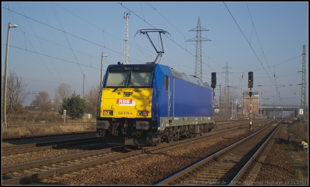 RBB 146 519-4 wnscht einen  Guten Tag  (gesehen Berlin Flughafen Schnefeld 13.11.2011)