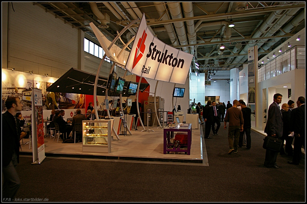 Stand Strukton Rail, Niederlande: Fehler finden bevor Schden entstehen mit Schienenprfzgen (INNOTRANS 2010 Berlin 21.09.2010)