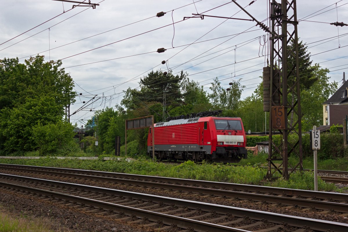 189 087 verl�sst als Leerfahrt Oberhausen-Osterfeld.