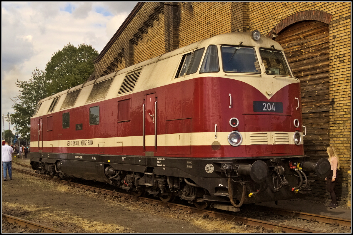 Einst war WFL 20 / 228 501-3 bei den Buna-Werken als Lok  204  im Einsatz. Am 15.09.2018 stand sie whrend des 15. Berliner Eisenbahnfest im ehemaligen Betriebsbahnhof Schneweide am Lokschuppen und zeigte sich den Besuchern.