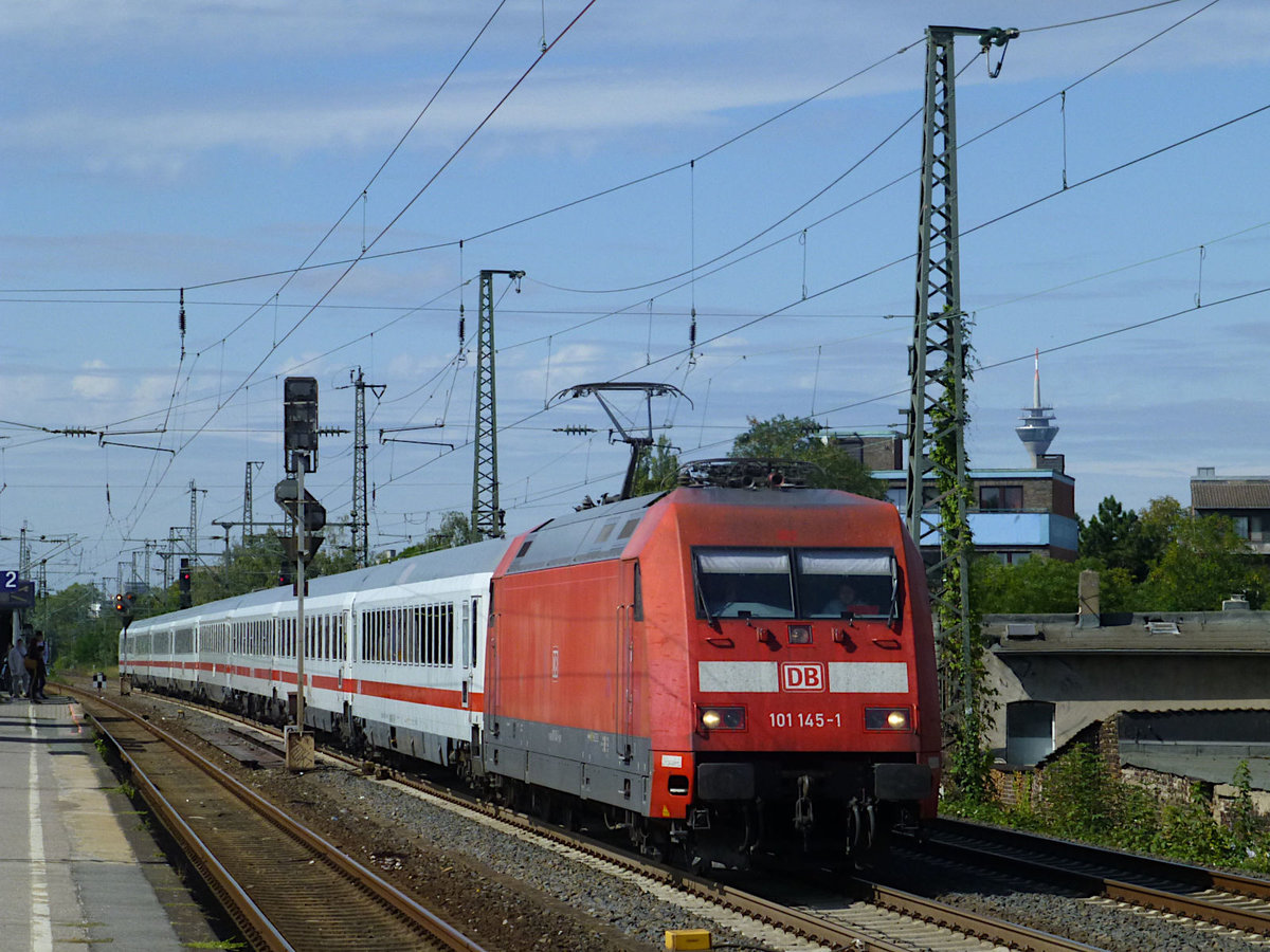 IC mit 101 145 Richtung Köln in D-Oberbilk, 4.9.19.