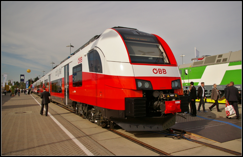 InnoTrans 2016 in Berlin: Der Siemens Desiro ML fr die BB kann sowohl als S-Bahn oder als Regionalbahn eingesetzt werden. Insgesamt wurden 122 Stck zu je 3 Wageneinheiten bestellt. Als Zweissystemvarianten fahren die BB-Zge mit 15 kV 16,7 Hz und 25 kV 50 Hz (NVR-Nummer A-BB 94 81 4746 030-7).