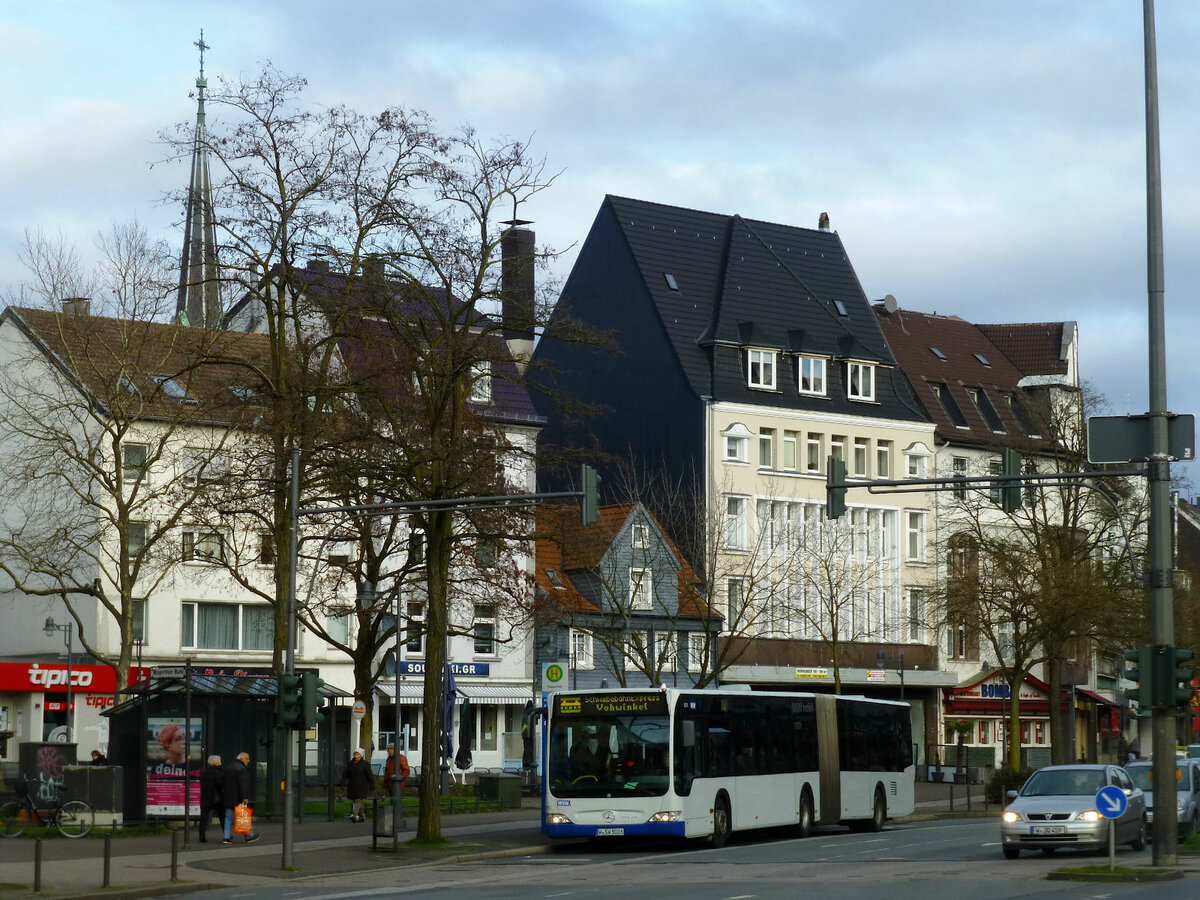 WSW-Bus 5576 (Kennzichen W-SW 5016, ex Kölner Verkehrsbetriebe) als SchwebebahnExpress an der Haltestelle Wupperfeld, 14. Januar 2021.