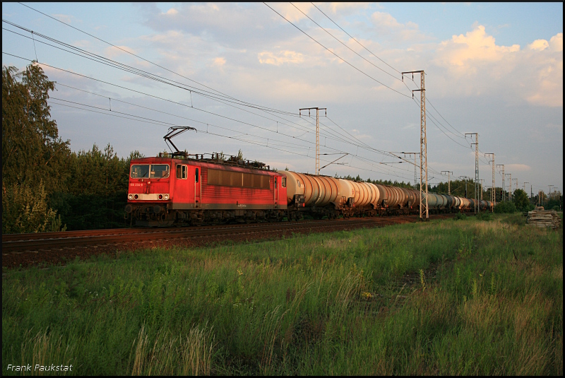 DB 155 234-8 mit einem Kesselzug bei untergehender Sonne (Berlin Wuhlheide, 24.06.2009 - Update: 19.04.2012 in Rostock-Seehafen z; 21.07.2013 berfhrt nach Kln Kalk; 23.07.2013 bei Bender ++)