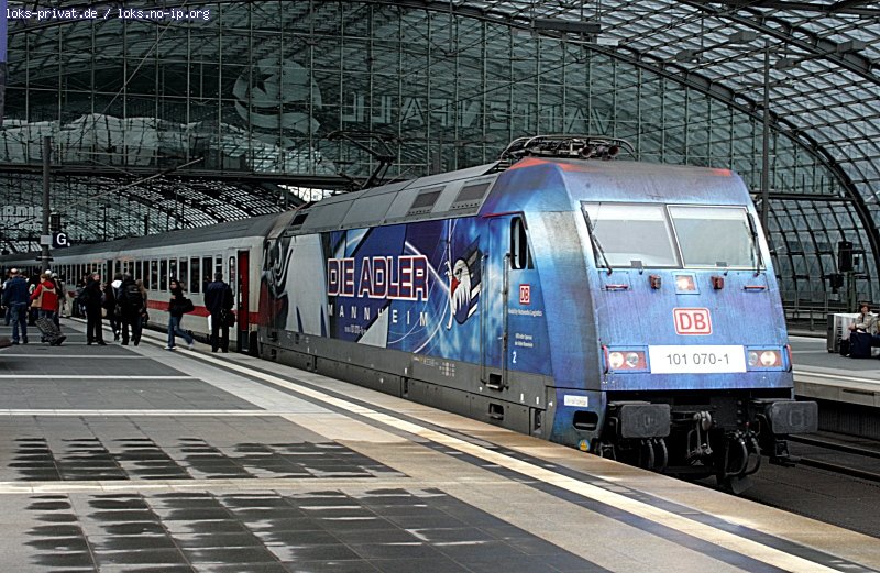 DB Fernverkehr 101 070-1  Die Adler Mannheim  mit dem IC 2243 Bln.-Ostbahnhof konnte endlich festgehalten werden (Berlin Hauptbahnhof, 16.05.2009).