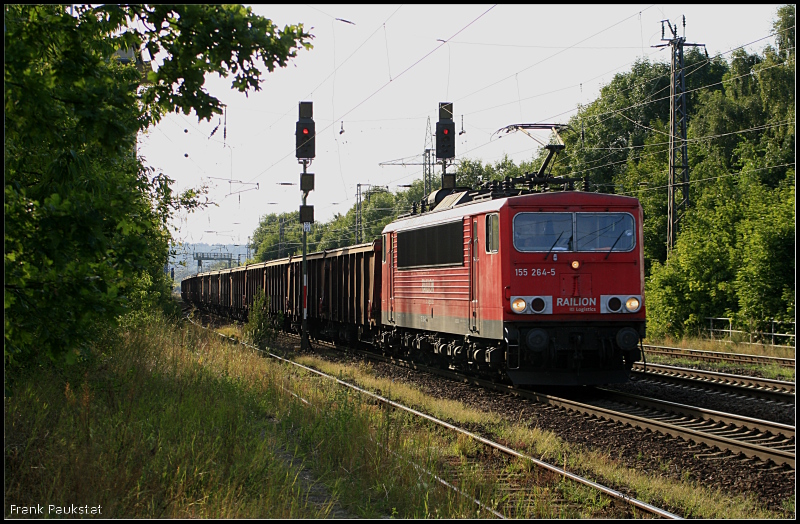 DB Schenker 155 264-5 mit Tamns-Wagen Richtung Genshagener Kreuz (Nuthetal-Saarmund, 19.08.2009)
<br><br>
Update: 07.03.2015 in Opladen verschrottet