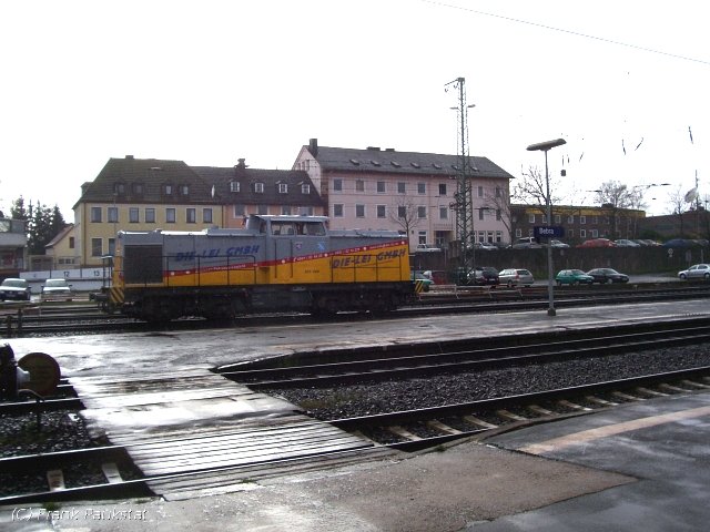 Die-Lei 203 005  Starker Anton  fuhr solo nach einem Regenschauer am 30.03.2007 durch Bebra (ex DR 202 461)