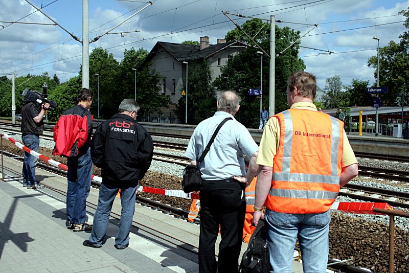 Ein Team der rbb Abendschau waren auch vor Ort (Falkensee, 23.05.2009).