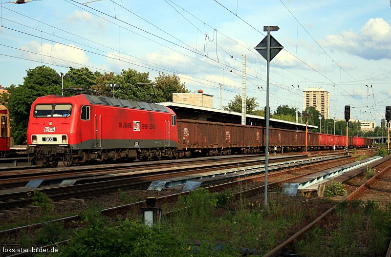 MEG 803 (91 80 6156 003-6 D-MEG) bernimmt den Eaos-Zug von MEG 313 (Berlin Greifswalder Str, 08.06.2009).