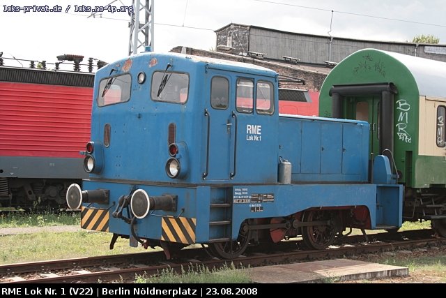 RME Lok Nr. 1 steht an der Drehscheibe Berlin Nöldnerplatz (23.08.2008).