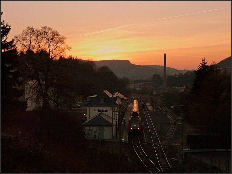Sonnenuntergang im Bahnhof von Wiltz. 24.02.08 (Jeanny)