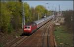 DB Fernverkehr 120 114-4 mit einem IC Richtung Süden unterwegs (gesehen Berlin Kreuz Genshagener Heide 10.04.2011)