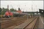 Das  Dreibein  DB Schenker 363 207-2 hatte mit dem Kessel-Zug leichtes Spiel beim rangieren (gesehen Magdeburg Eichenweiler 09.08.2010)