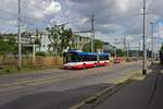 Wagen 1172 der Firma Martin Uher fhrt als Linie 318 in den - Luftlinie - rund 20 Kilometer entfernten Ort Řitk sdlich von Prag.